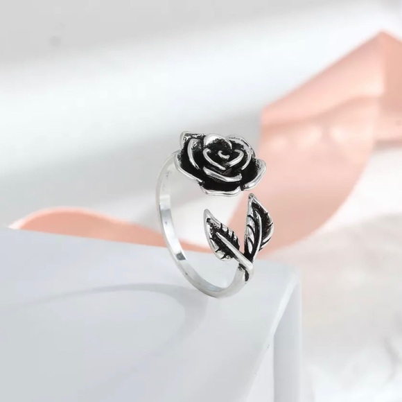 3/$30 Silver Rose and Leaf Ring - Picture 3 of 6